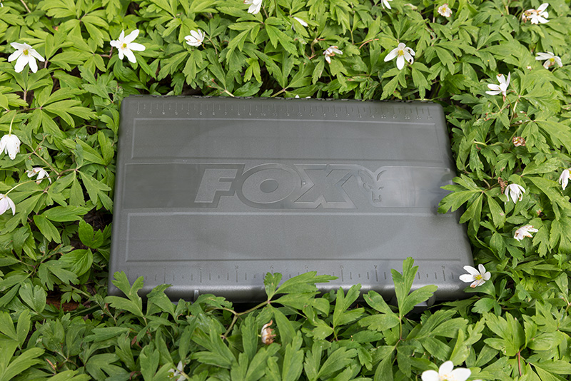 Fox EDGES medium tackle box